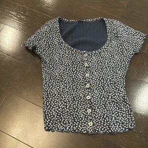 Brandy Melville Zelle ruffle top in navy blue pristine condition